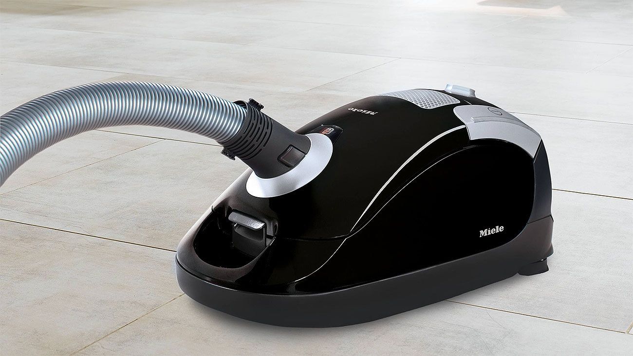 Miele Compact C1 Turbo Team PowerLine - SCAE0 - 10850080 – black canister body side view